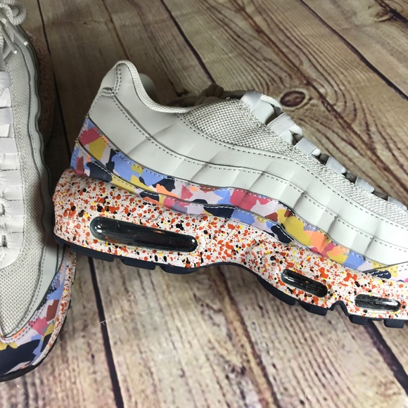 NIKE Air Max 95 SE Confetti Vast Grey - Picture 5 of 8